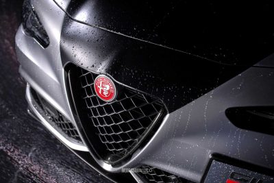 Alfa Romeo Giulia Quadrifoglio Luna Rossa griglia anteriore