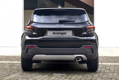 Jeep Avenger Black Edition posteriore