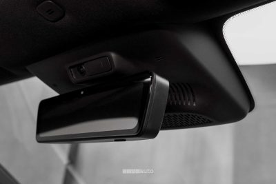 Mazda CX-6e specchietto retrovisore digitale