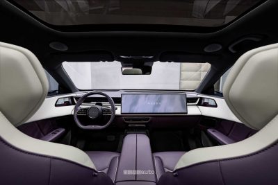 Mazda CX-6e plancia abitacolo