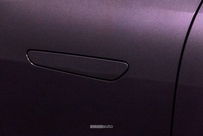 Mazda CX-6e maniglia a scomparsa