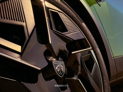 Peugeot 408 2026 cerchi da 19"