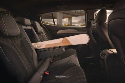 Peugeot 408 2026 sedili posteriori