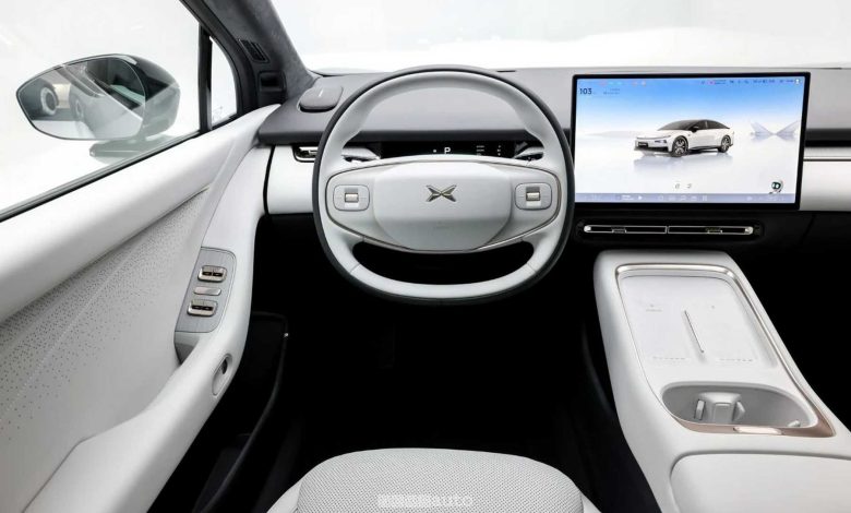 Xpeng P7+ 2026 display plancia abitacolo