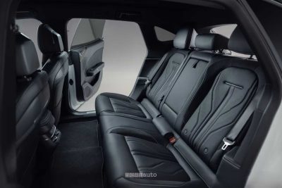 Zeekr 7GT sedili posteriori